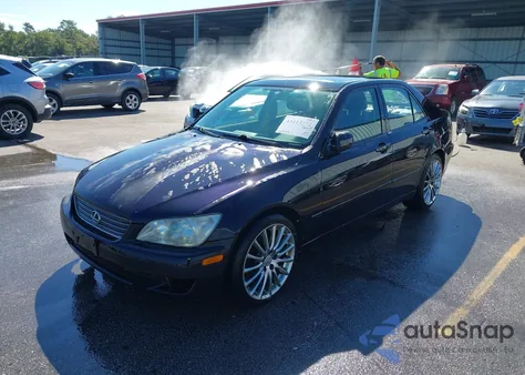 2001 Lexus Is 300 из США, поврежденный, VIN JTHBD182710017225